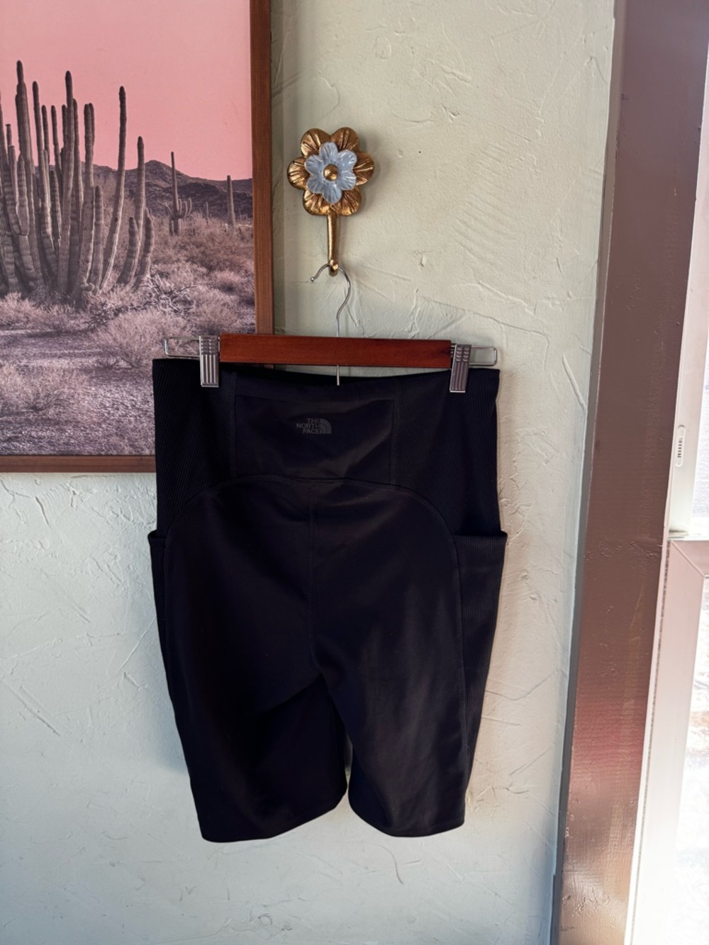 The North Face Women's Dune Sky 9" Tights Shorts NWT - Picture 2 of 6